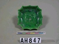 藏品(十二瓣綠釉碟)的圖片